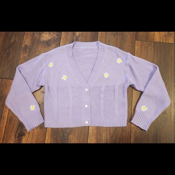 Beautiful Daisy Knit Cardigan - Picture 8 of 16